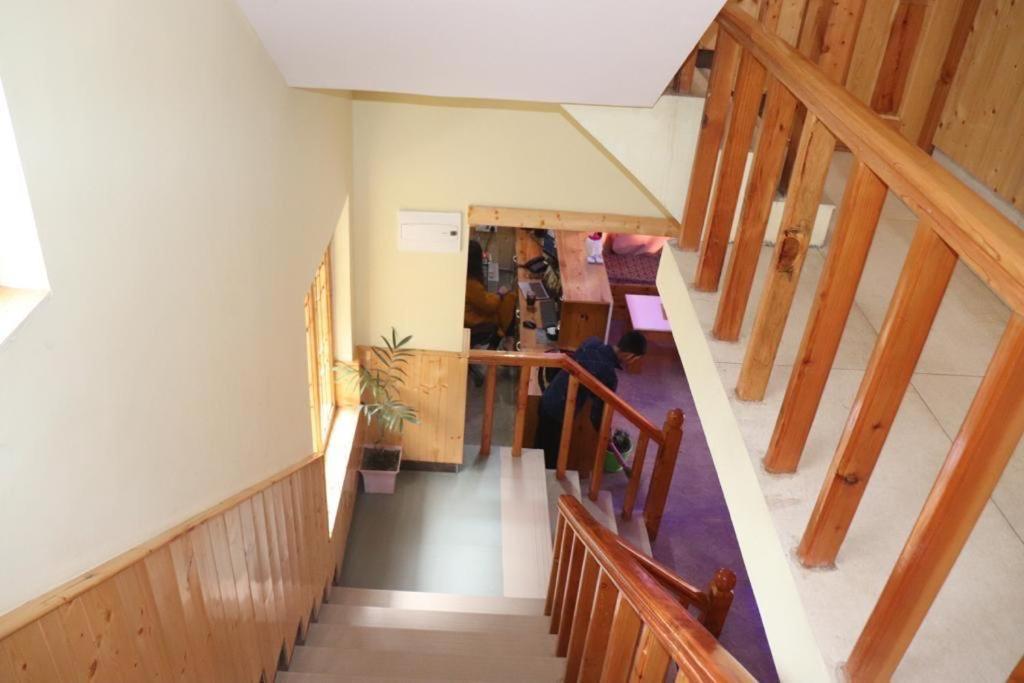 The Rohtang Chalet Hotell Manāli Eksteriør bilde