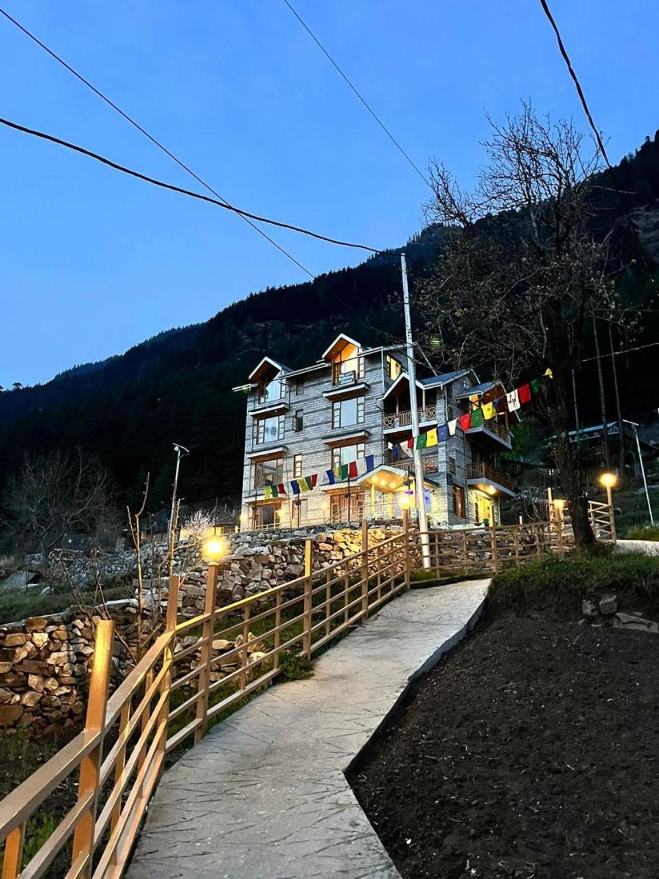 The Rohtang Chalet Hotell Manāli Eksteriør bilde
